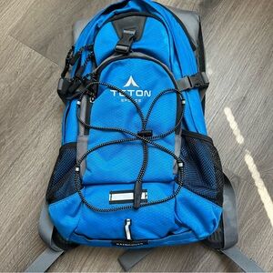 Teton Sports Oasis 1100 Hydration Backpack, blue, new